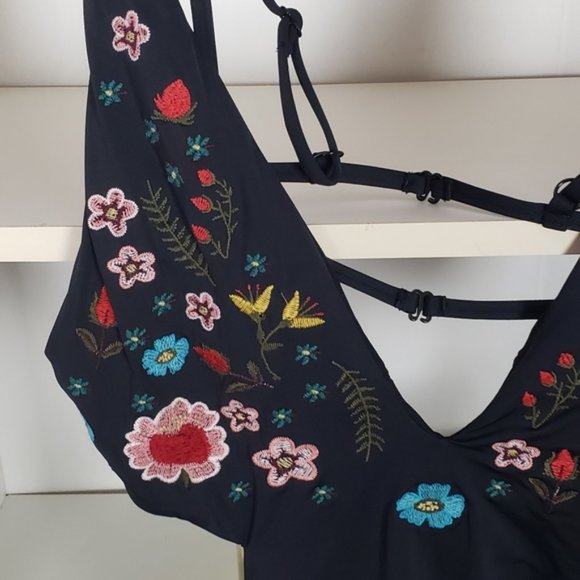 Floral Embroidered Black One Piece Plunge swimsuit SZ L NWT - Picture 6 of 8